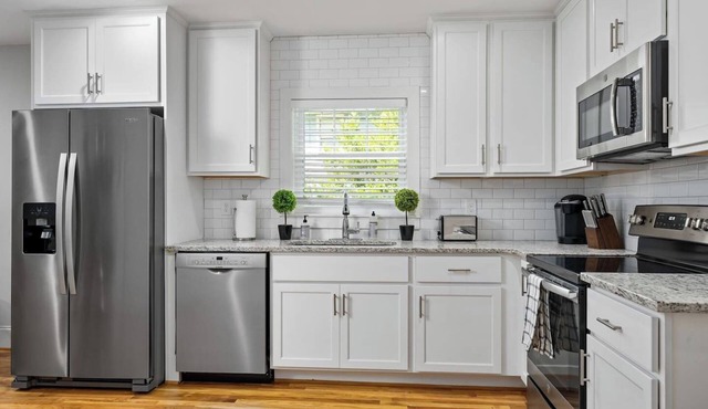 Avenue Quads - Unit 3/Family-Friendly/City Retreat