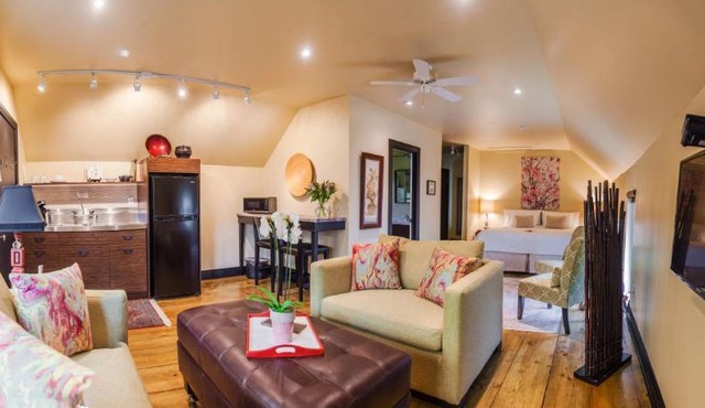 Avery House B&B
