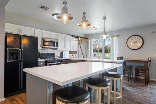 Averys Place, Perfect Base for Games and Getaways