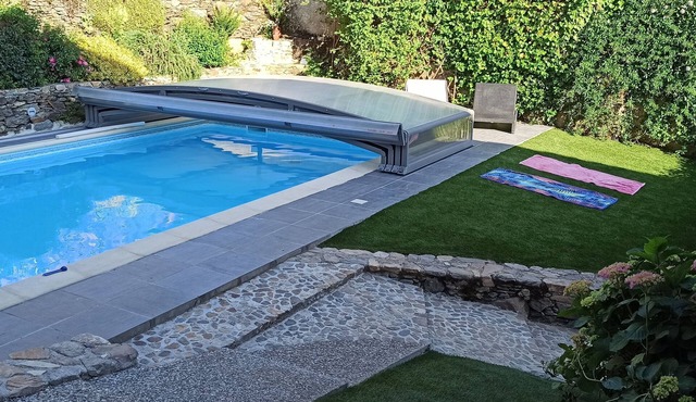 Aveyron, renovated barn sleeps 5, 3* swimming pool