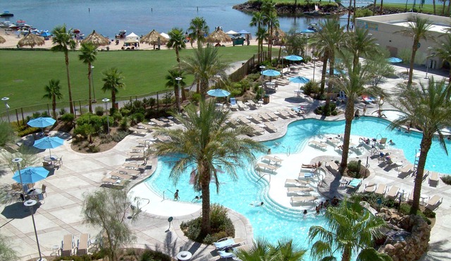Avi Resort & Casino