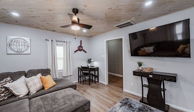 Aviation Haven: 5 Mins to RIC, Ready for Takeoff!