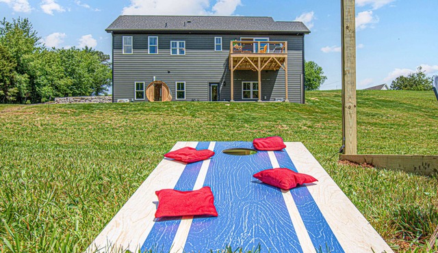 AVL Escape | Sauna + Fire Pit + Hottub + Game Room