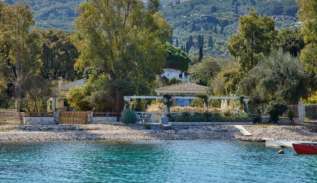 Avlaki Beach House - Four Bedroom Villa, Sleeps 8