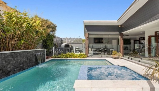 Avoca Beach Retreat- Entertainers delight in the heart of Kingscliff Salt Village