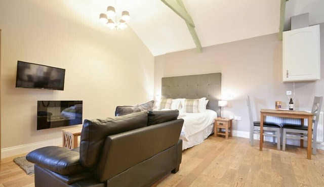 AVOCET COTTAGE - LUCKER STEADINGS, pet friendly in Lucker