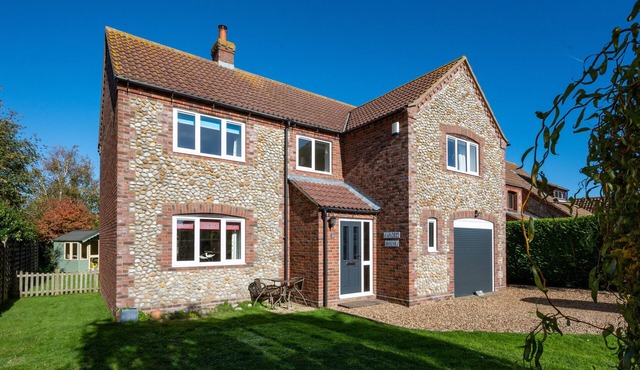 Avocet House - Three Bedroom House, Sleeps 6