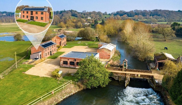 Avon Mill - Five Bedroom House, Sleeps 10