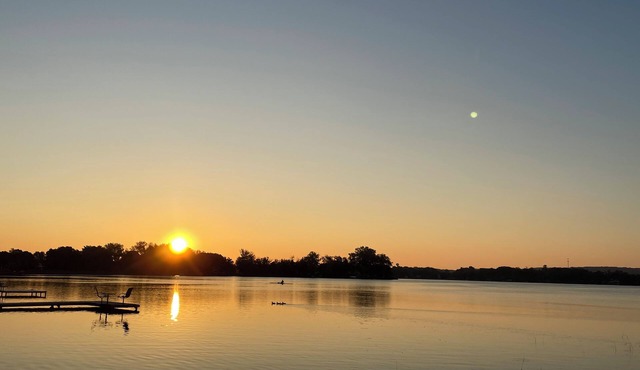 Avon Oasis - 3 Bedroom + Den Lakehouse 5 mins to St. Johns & St. Bens