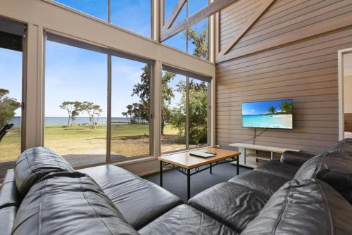 Avon - Waterfront Retreat