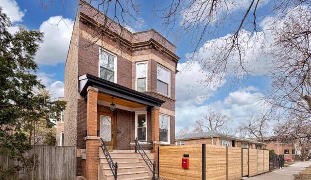 Avondale Condo Near Classic Bars, Eateries, and More! condo