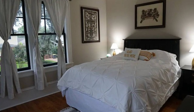 Avonly Place Convenient Historic Hideaway