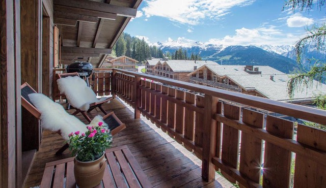 Avouitzons Medran Apartments - Ski-in Ski-out 30 meters from Medran lift and 40 meters from W Hotel