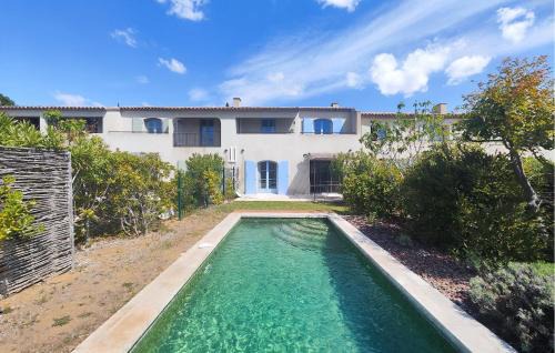 Awesome Home In Saint-Laurent-De-La-Ca