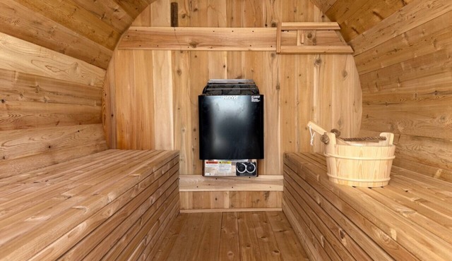 Awaken by the Lake Cottage | Sauna 3BR View