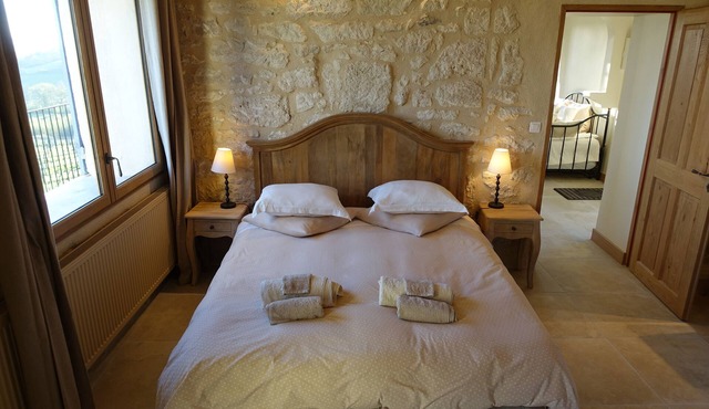 Award winning 2 person luxury cottage on organic estate with wine school on site