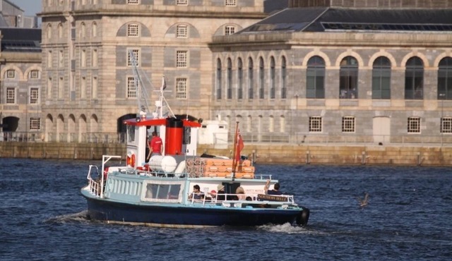 Award winning 4 star rated on Cornwalls Rame Penninsula. 5 minutes to village