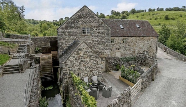 AWARD-WINNING, 5* LUXURY, THE WATER MILL, DERBYSHIRE, SLEEPS 14-16 PERSONS