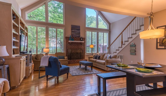 Award Winning Chalet Retreat-Downtown Nashville Opry and More! Premier Partner