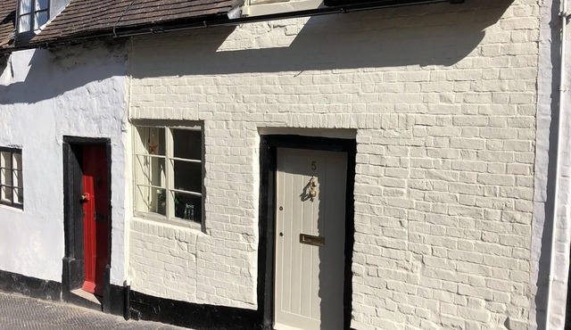 Award Winning Little Gem on the Historic Cartway