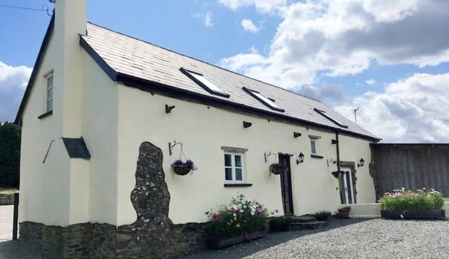 Award Winning Lower Whitsleigh Farm Cottage