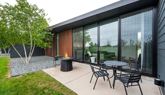 Award Winning Modern Flat in Egg Harbor - #103