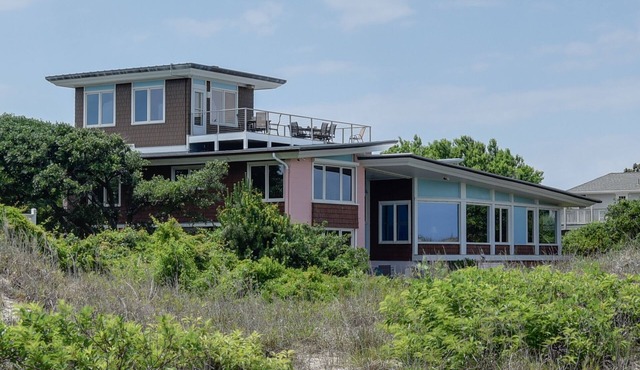 Award Winning Ocean Front Architectural Gem n[Home Share per VA Beach Zoning]