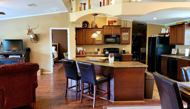 Away From it All; Heart of the Hill Country! The Wind Chime Ranch Guesthouse