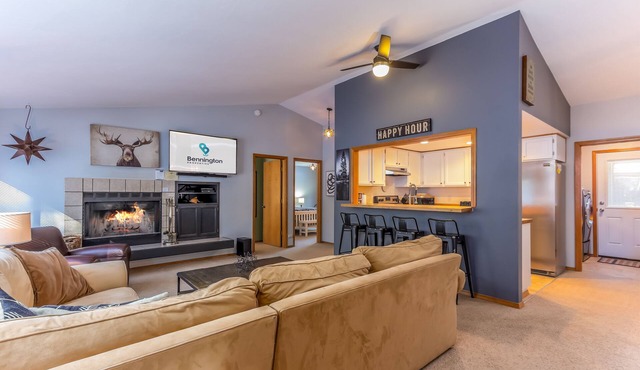 AWBR04 - Walk to Fort Rock, Single Level, Hot Tub, Bikes, BBQ