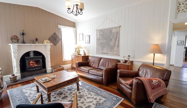 Awen Cottage - Where Heritage meets the heart of Tenterfield