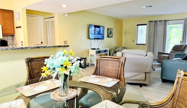 Awesome 1st floor, 2BR apartment at Bay Tree