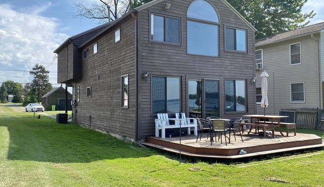 Awesome 3 Bdrm 2.5 bath Waterfront Oneida Lake House Vacation Rental Retreat