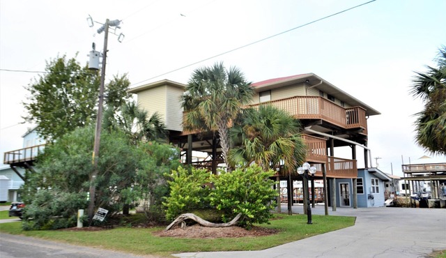 Awesome 3 bedroom 2 bathroom house 5 minutes from the Gulf of Mexico!