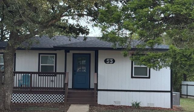 Awesome 3-bedroom house 1.5 miles to Lake Texoma & 5 miles to Megastar casino