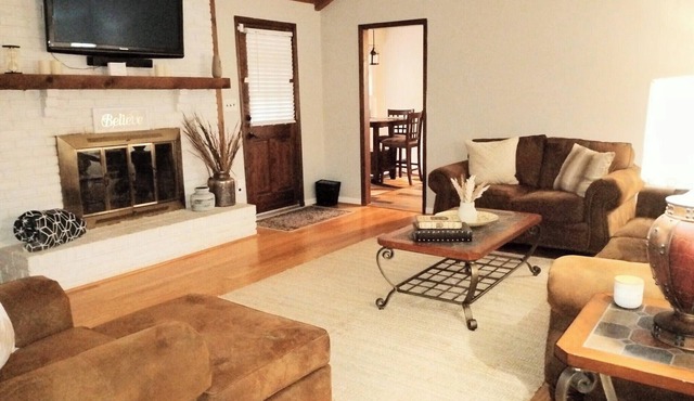 Awesome 3-bedroom house with an inviting deck