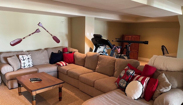Awesome 5 Bedroom Lake House on Sandy Lake