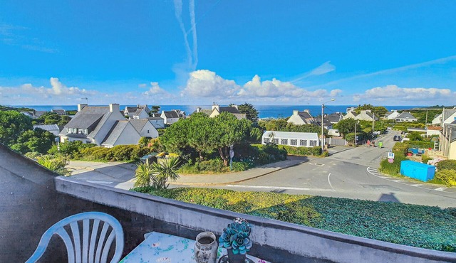 Awesome apartment in Clohars Carnoet with house sea view