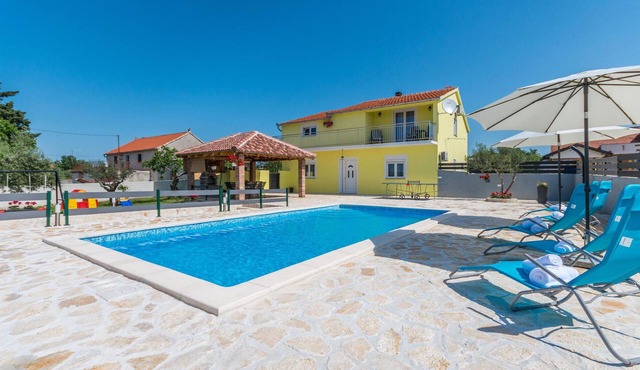 Awesome apartment in Gornje Rastane
