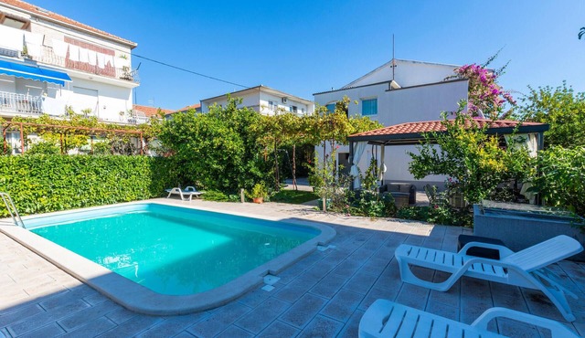 Awesome apartment in Kastel Stari with WiFi