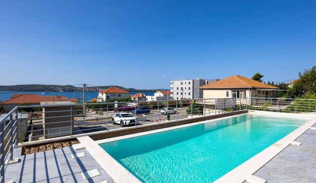 Awesome apartment in Seget Donji