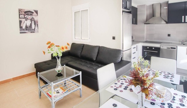 Awesome apartment in Alicante with WiFi