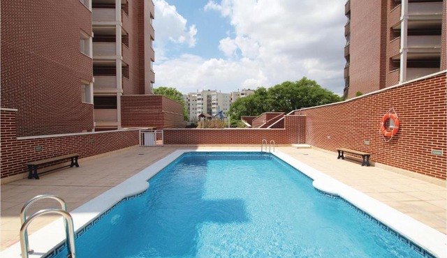 Awesome apartment in Alicante with 3 Bedrooms, Outdoor swimming pool and WiFi