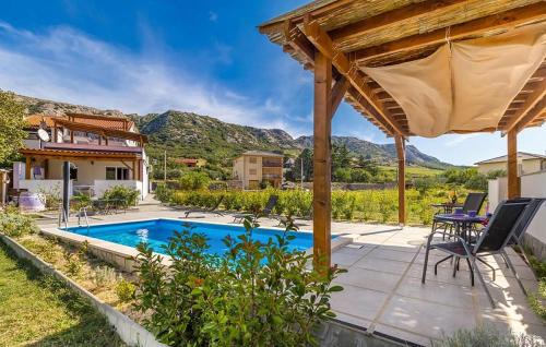 Awesome Apartment In Baska With Wifi
