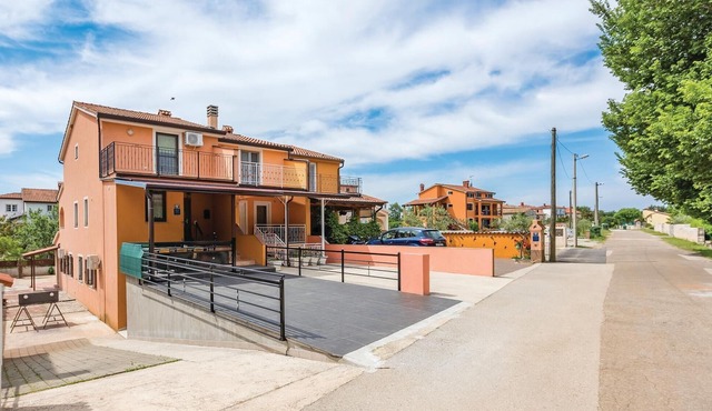 Awesome apartment in Bonaci with WiFi