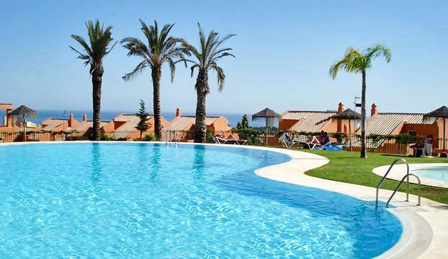 Awesome apartment in Elviria with WiFi