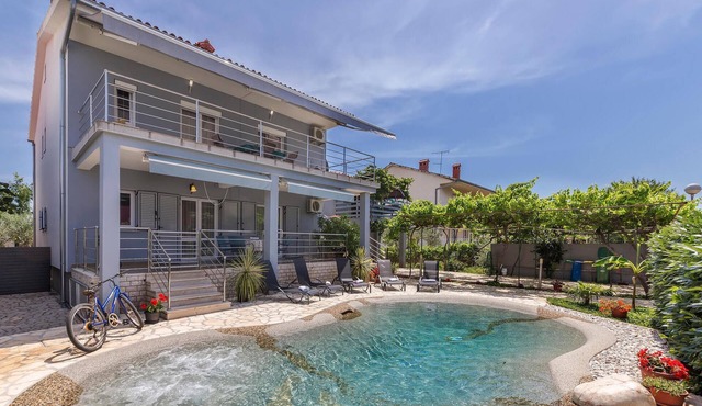 Awesome apartment in Fazana