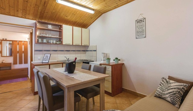 Awesome apartment in Fazana with WiFi