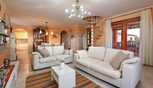 Awesome apartment in Galizana with WiFi
