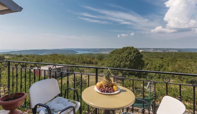 Awesome apartment in Koromacno