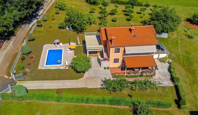 Awesome apartment in Nedescina